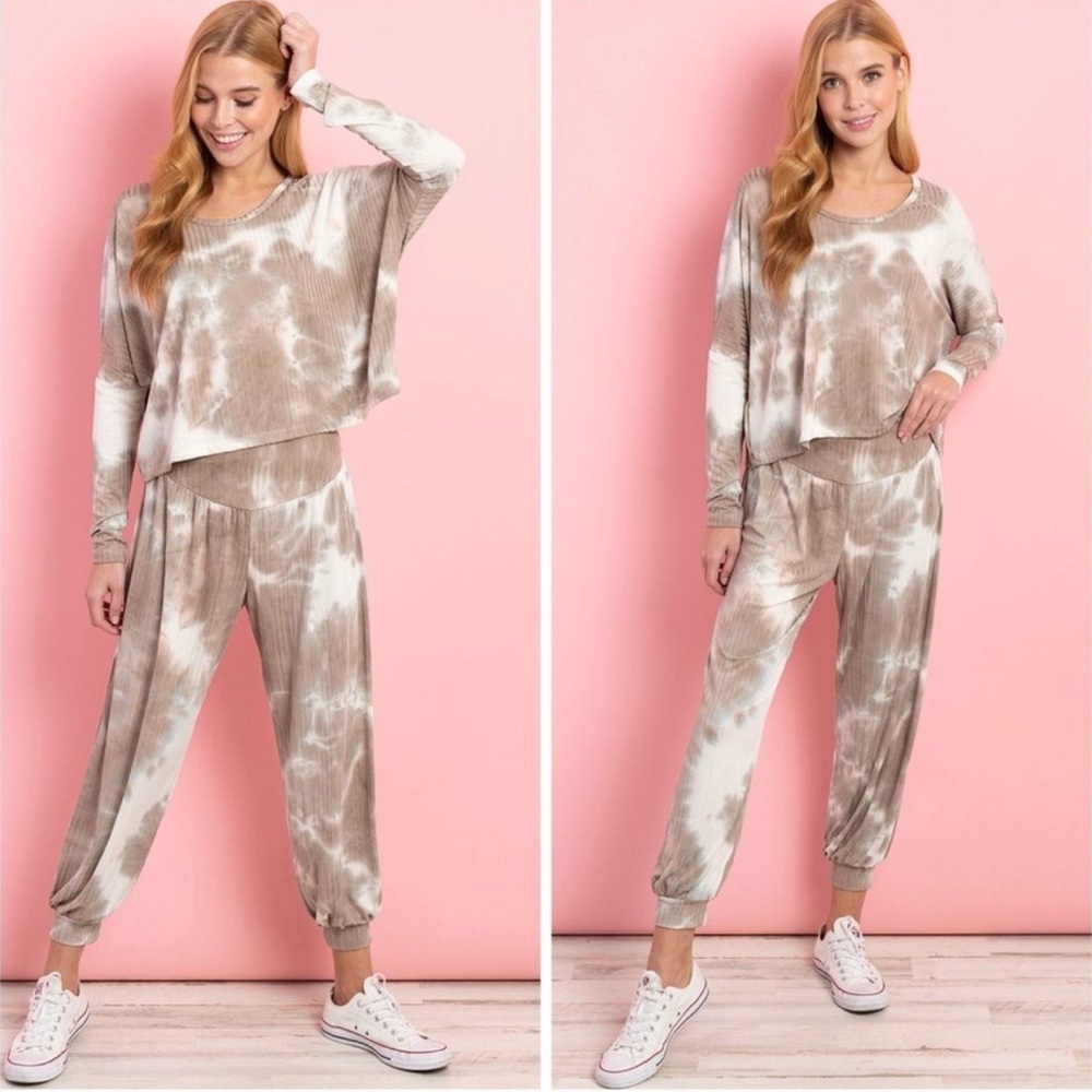 Tie-Dye Lounge Set in Beige and White